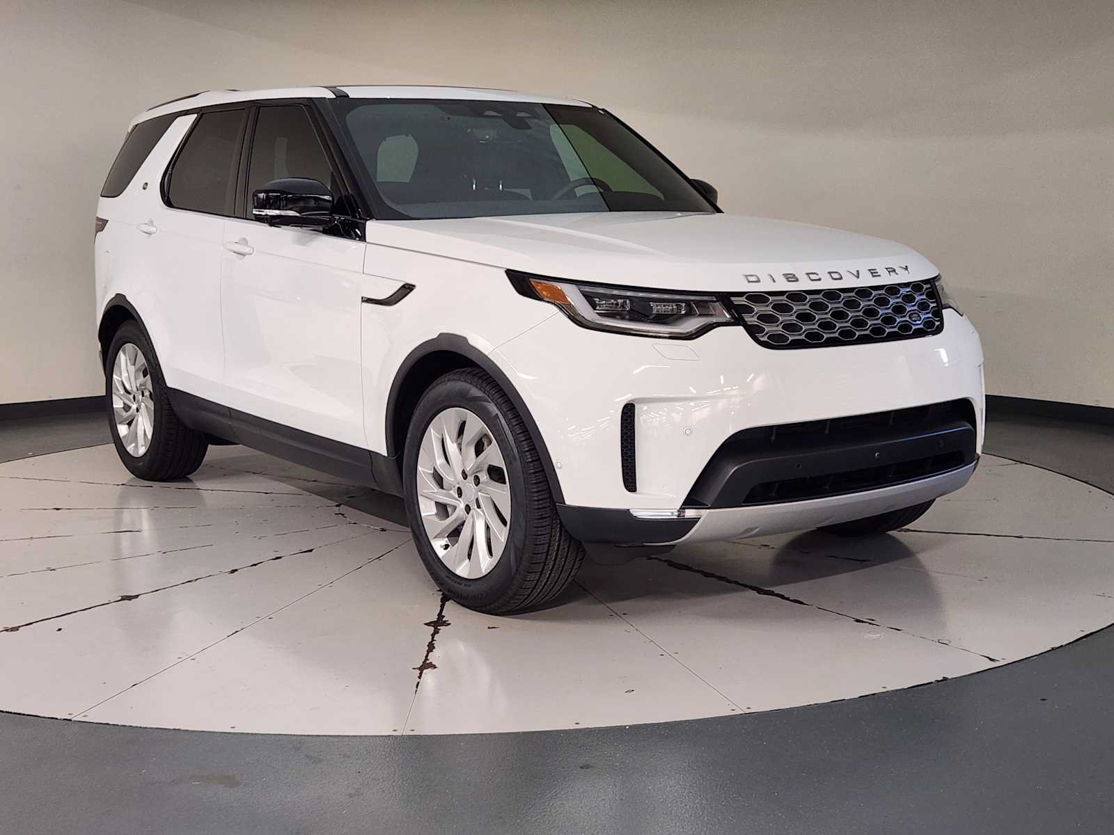 Used 2026 Land Rover Discovery S AWD/4WD image 7
