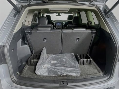 Used 2021 Volkswagen Atlas SEL R-Line image 28