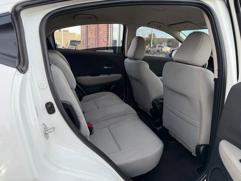 Used 2021 Honda HR-V LX image 16