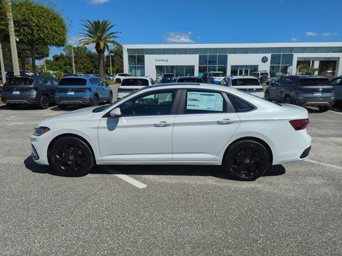New 2026 Volkswagen Jetta SE image 9
