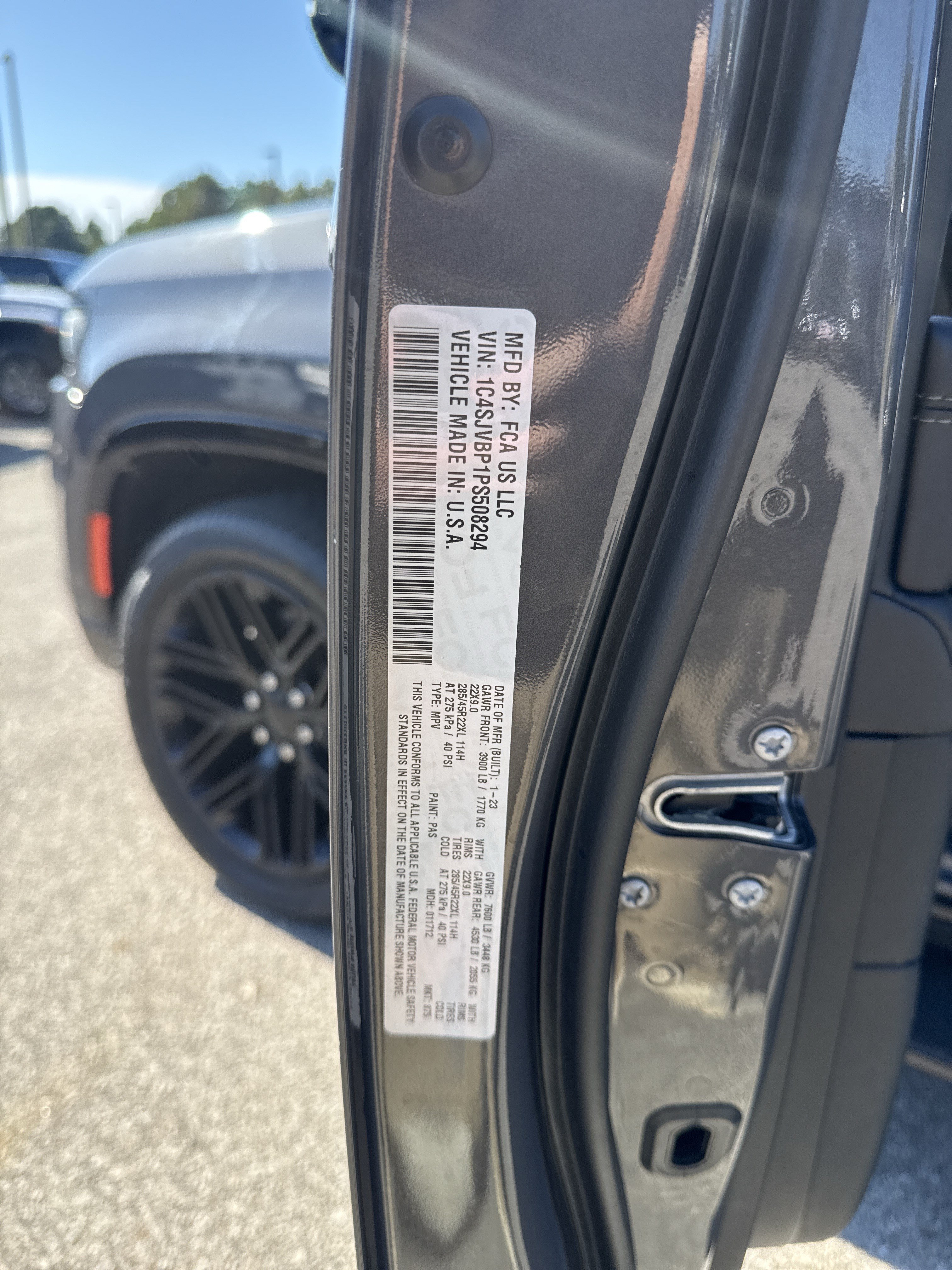 Used 2023 Jeep Wagoneer Series II AWD/4WD image 25