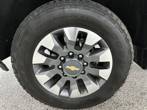 Used 2024 Chevrolet Silverado 2500 Custom w/ Custom Value Package AWD/4WD image 16