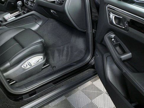 New 2026 Porsche Macan AWD/4WD image 27