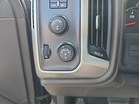 Used 2018 GMC Sierra 1500 SLT AWD/4WD image 31