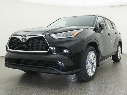 New 2026 Toyota Highlander Limited AWD/4WD image 32