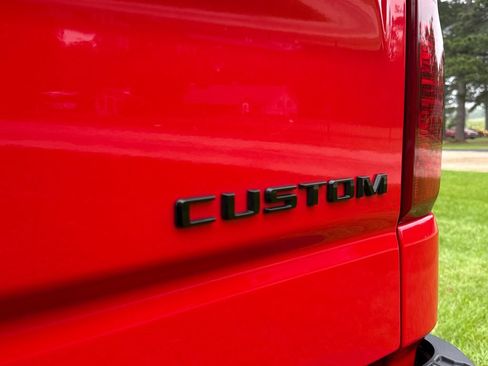 Used 2025 Chevrolet Silverado 1500 Custom Trail Boss w/ Dark Appearance Package AWD/4WD image 52
