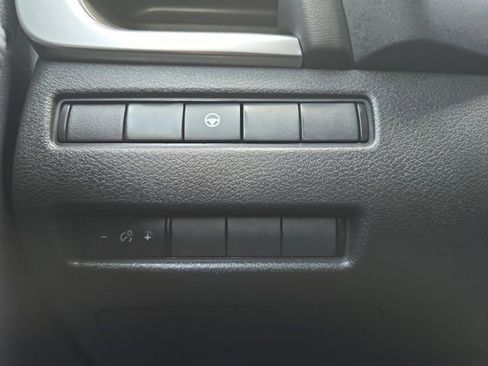 Used 2022 Nissan Rogue SV FWD image 10