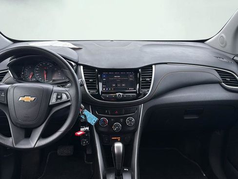 Used 2021 Chevrolet Trax LT FWD image 17