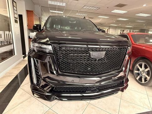 Used 2023 Cadillac Escalade V image 4