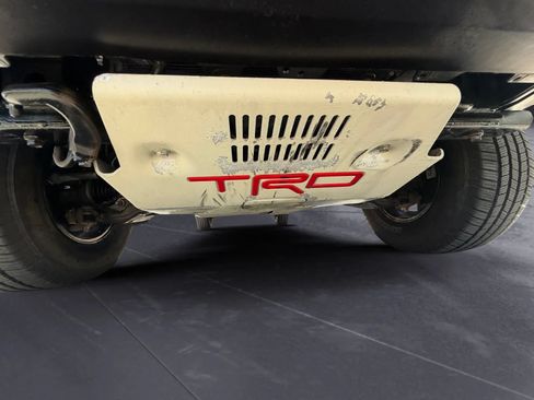 Used 2018 Toyota Tacoma TRD Off-Road w/ TRD Premium Off Road Package AWD/4WD image 36