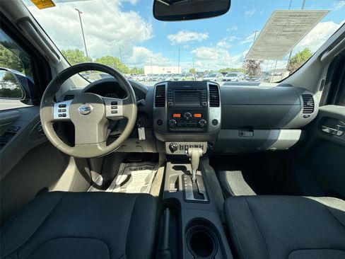 Used 2014 Nissan Frontier SL w/ SL Moonroof Package AWD/4WD image 23