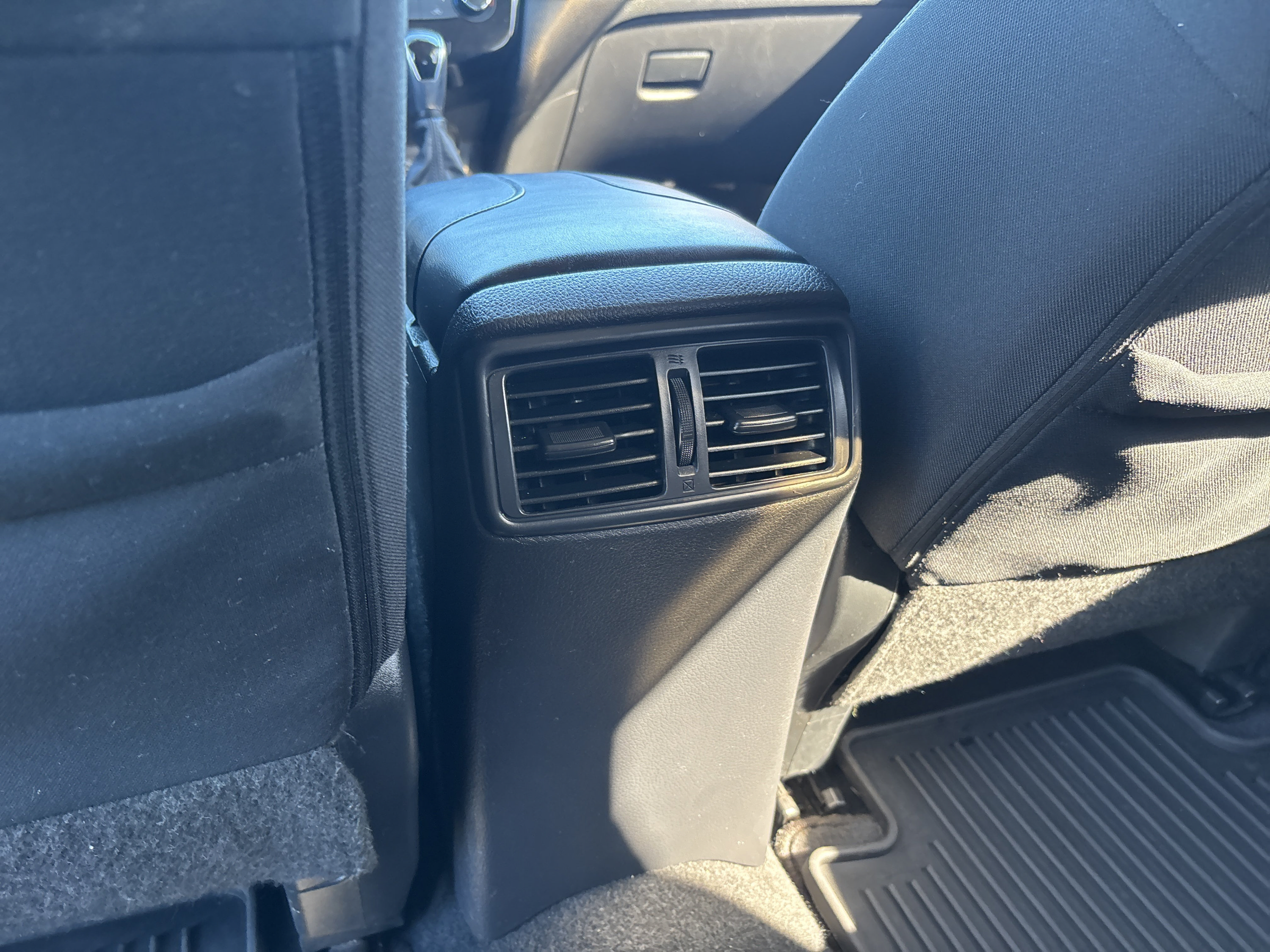 Used 2018 Nissan Rogue S FWD image 23