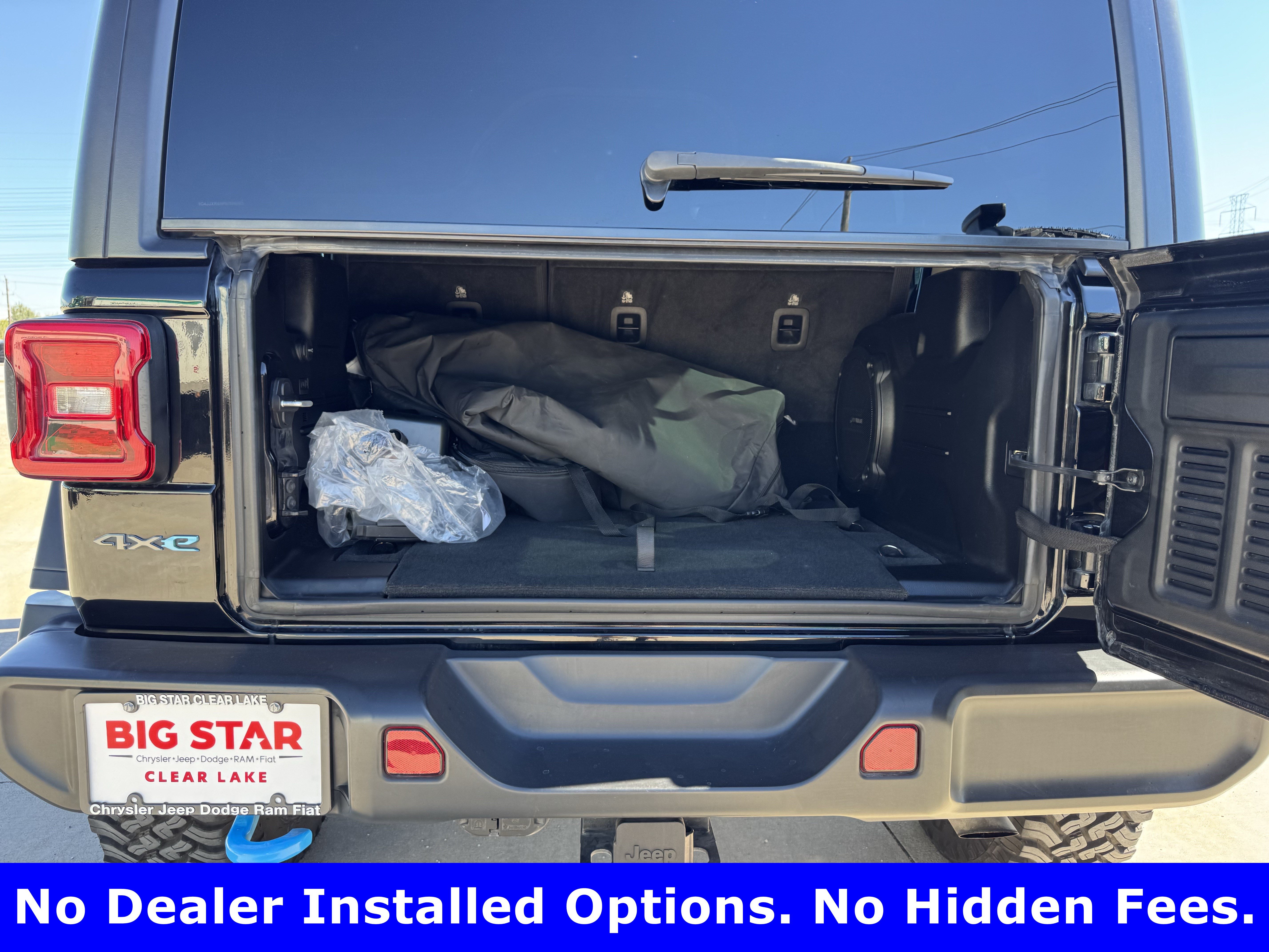 Used 2023 Jeep Wrangler Unlimited Rubicon 4xe w/ Cold Weather Group AWD/4WD image 23