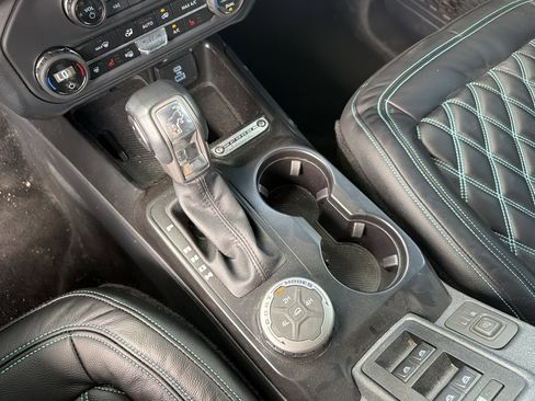 Used 2025 Ford Bronco Outer Banks AWD/4WD image 21