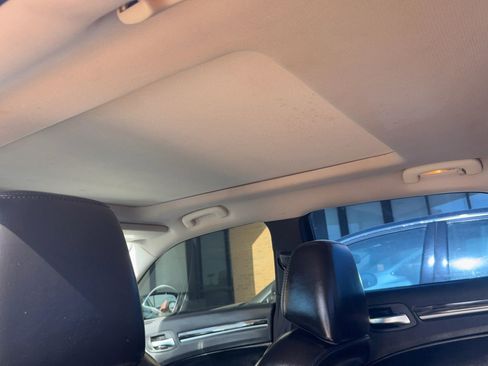 Used 2016 Chrysler 300 Limited image 13