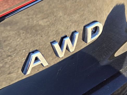 Used 2018 INFINITI Q50 Luxe w/ Essential Package (2.0T Luxe) image 13