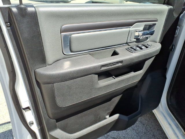 Used 2021 RAM 1500 Classic SLT AWD/4WD image 17