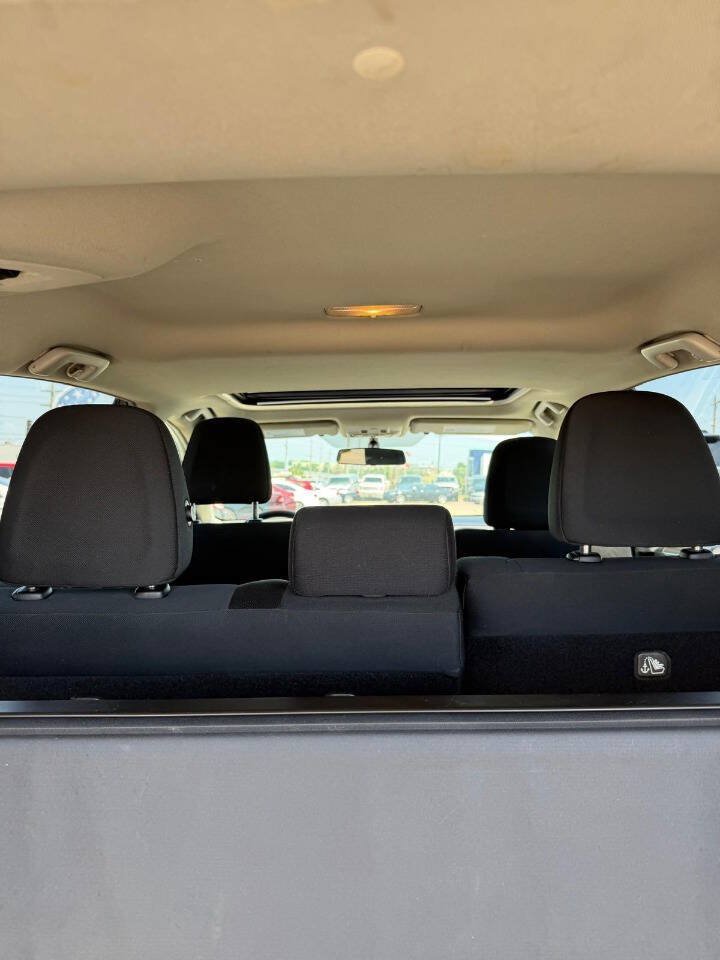 Used 2013 Toyota RAV4 XLE AWD/4WD image 19