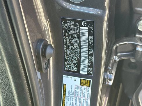 Used 2026 Toyota Corolla SE FWD image 27