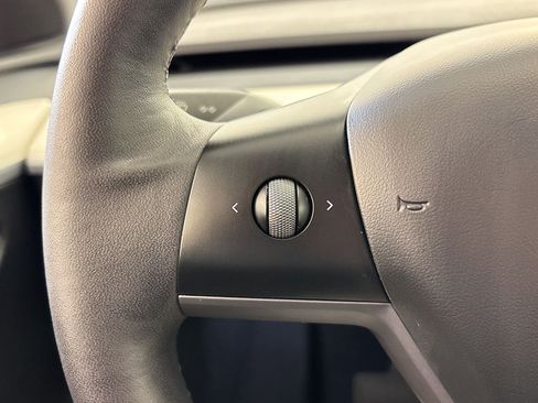 Used 2024 Tesla Model Y Long Range image 14