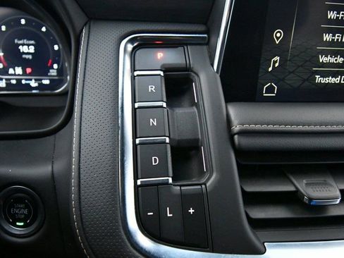 Used 2024 GMC Yukon SLT AWD/4WD image 25