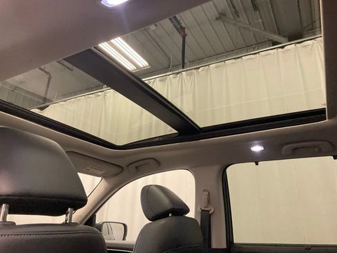 Used 2023 Honda Pilot Touring image 34