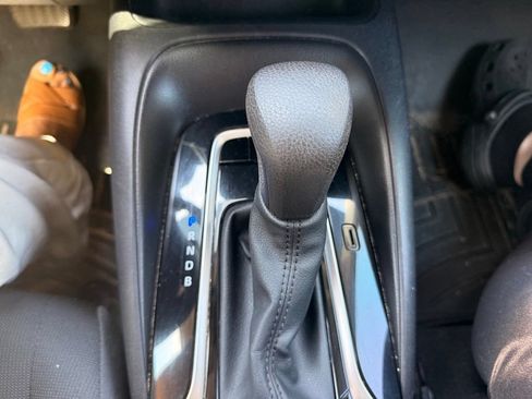 Used 2021 Toyota Corolla LE FWD image 13