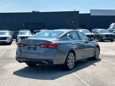 Used 2023 Nissan Altima 2.5 SL FWD image 7