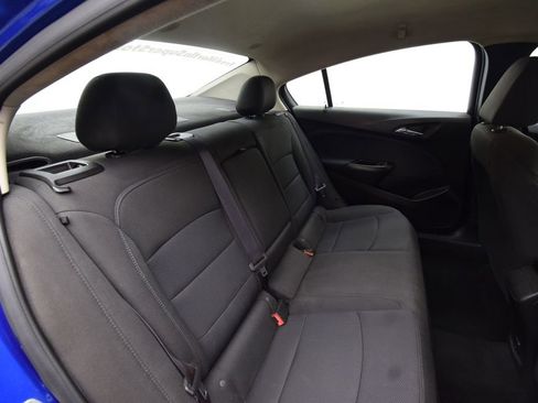 Used 2017 Chevrolet Cruze LT w/ Convenience Package image 18