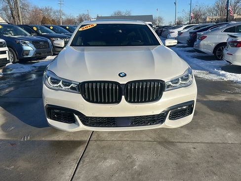 Used 2018 BMW 750i xDrive image 2
