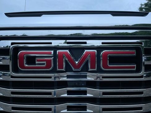 Used 2024 GMC Sierra 1500 Denali w/ Technology Package AWD/4WD image 32