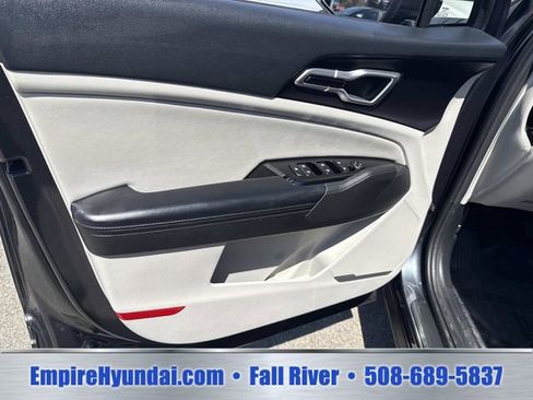 Used 2023 Kia Sportage EX AWD/4WD image 17
