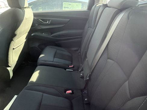 Used 2025 Subaru Ascent Premium image 8