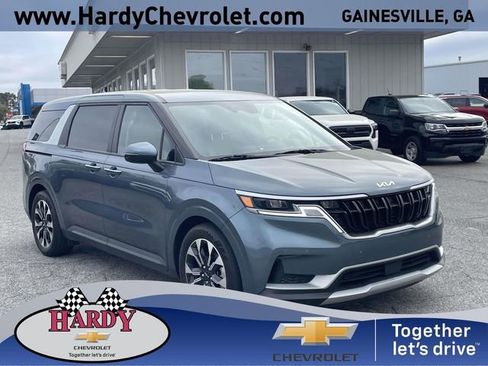 Used 2024 Kia Carnival EX image 1