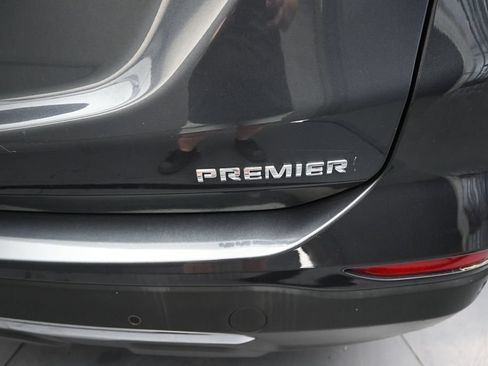 Used 2022 Chevrolet Equinox Premier FWD image 11
