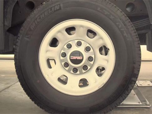 Used 2025 GMC Sierra 2500 Pro w/ 1SA Pro Safety Plus Package AWD/4WD image 16