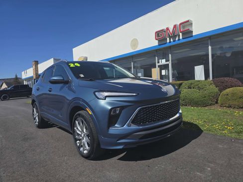 Used 2024 Buick Encore GX Avenir w/ Avenir Convenience Package AWD/4WD image 1