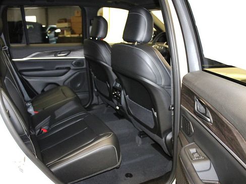 New 2026 Jeep Grand Cherokee Limited AWD/4WD image 34