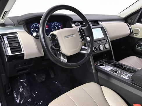 Used 2020 Land Rover Discovery Landmark AWD/4WD image 12