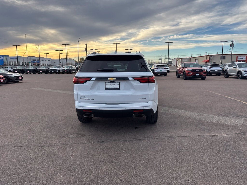 Used 2022 Chevrolet Traverse Premier AWD/4WD image 6