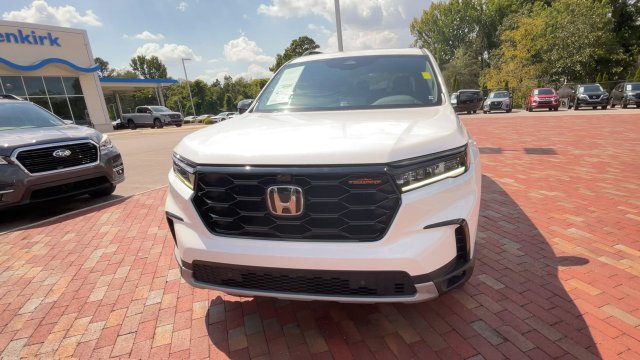 Certified 2024 Honda Pilot TrailSport image 4