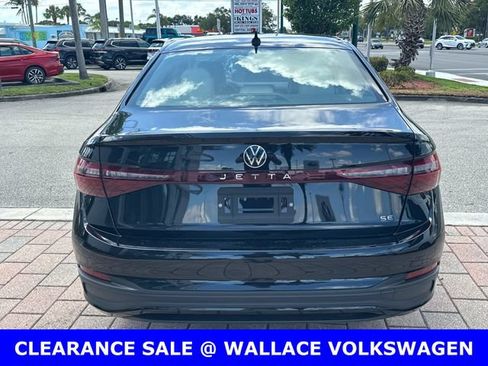 Certified 2025 Volkswagen Jetta SE w/ Sunroof Package FWD image 7