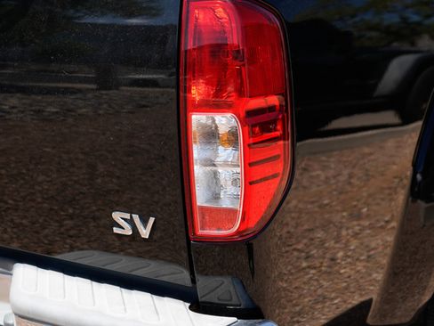 Used 2012 Nissan Frontier SV RWD image 7