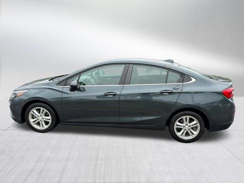 Used 2018 Chevrolet Cruze LT w/ Convenience Package FWD image 6