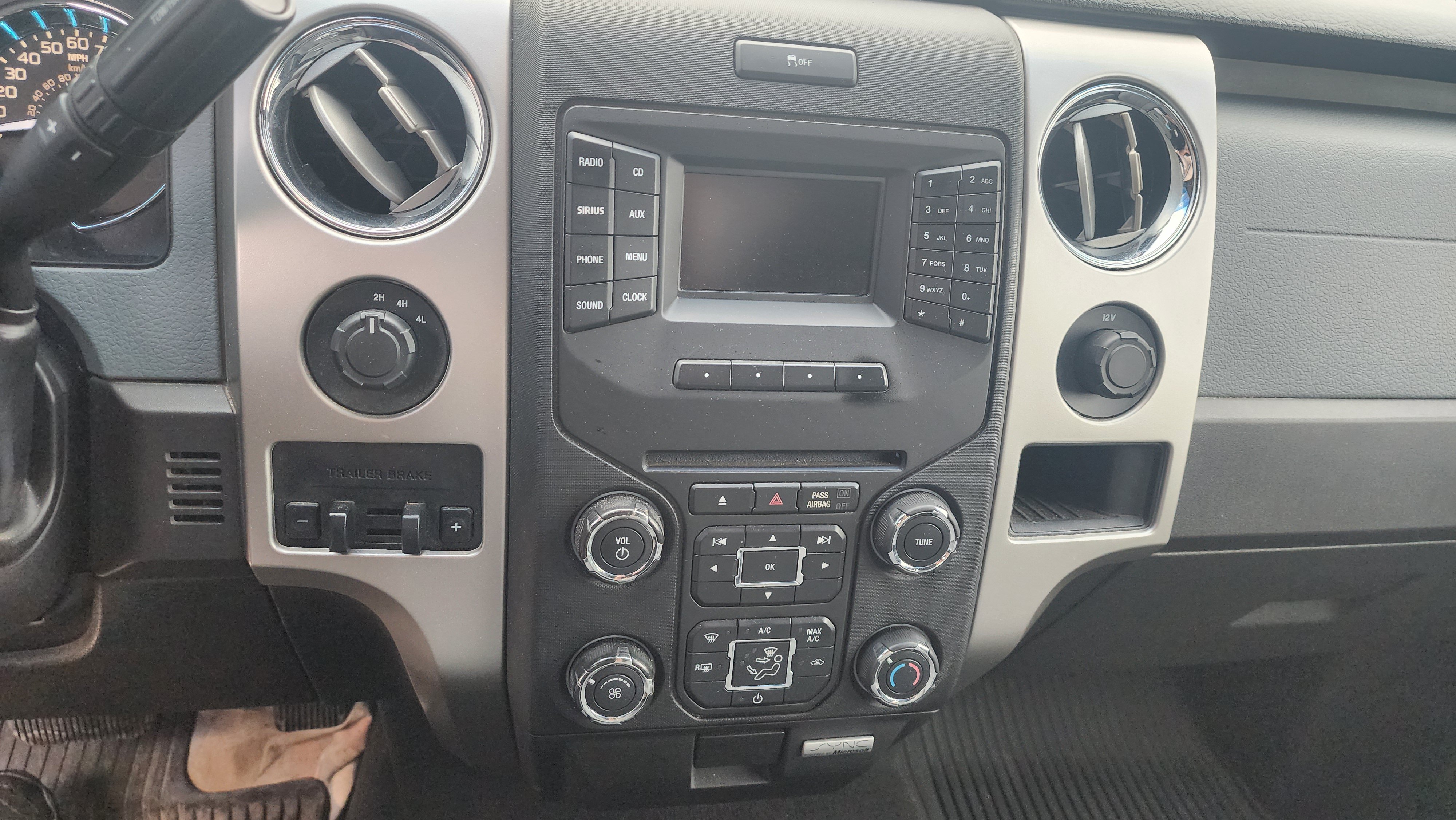 Used 2013 Ford F150 XLT w/ Luxury Equipment Group AWD/4WD image 9