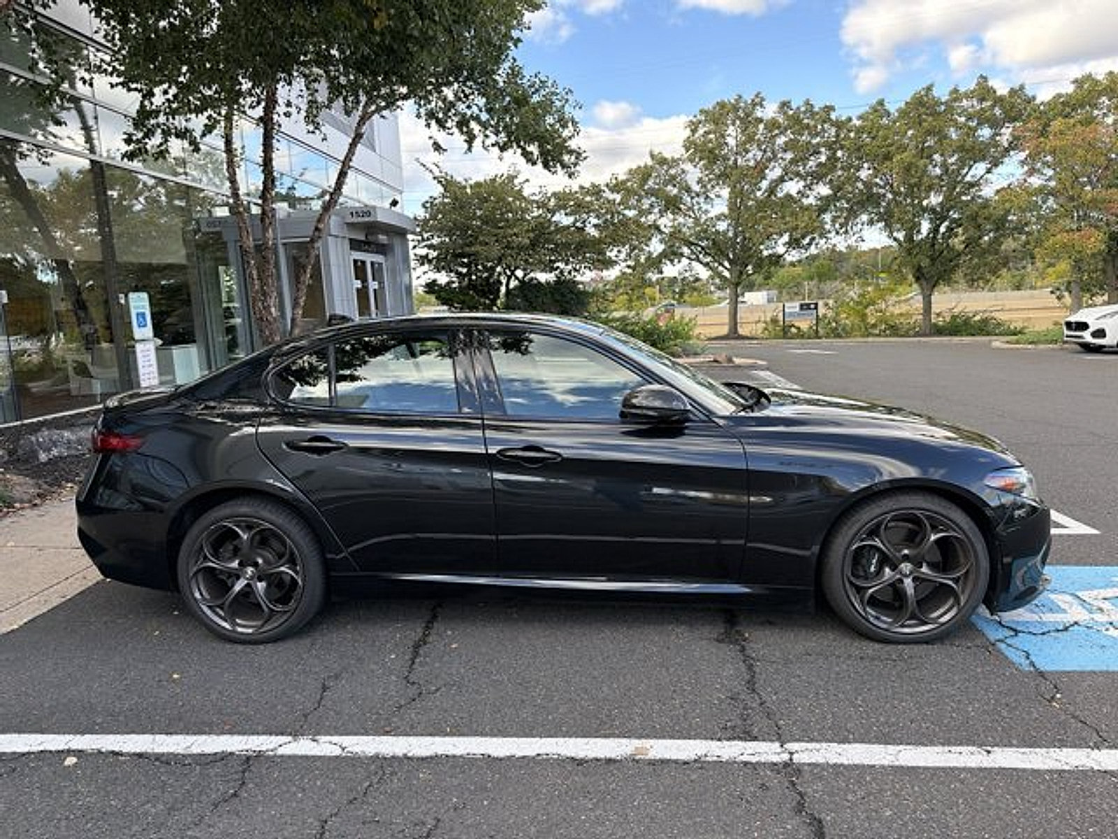 Used 2023 Alfa Romeo Giulia Estrema AWD/4WD image 4