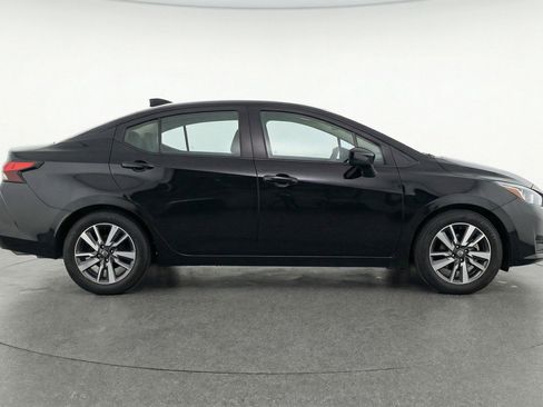 Used 2025 Nissan Versa SV FWD image 11
