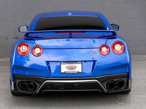 Used 2020 Nissan GT-R Premium AWD/4WD image 11