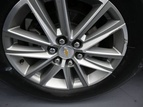 Used 2023 Chevrolet Traverse LT FWD image 45