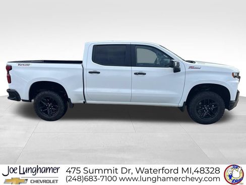Used 2022 Chevrolet Silverado 1500 LT Trail Boss w/ LT Trail Boss Premium Package AWD/4WD image 2